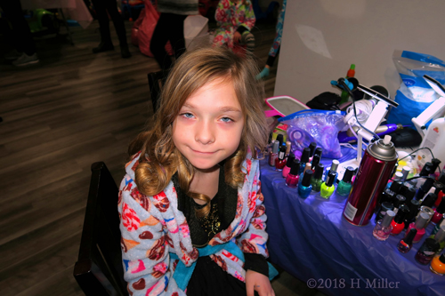 Cozy Robes And Curls! Party Guest Gets Cute Curly Hairstyle For Kids! Cozy Robes And Curls! Party Guest Gets Cute Curly Hairstyle For Kids!