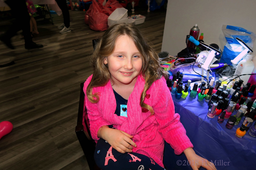 Extreme Curls! Party Guest Gets Pampered With Curled Kids Hairstyle Extreme Curls! Party Guest Gets Pampered With Curled Kids Hairstyle