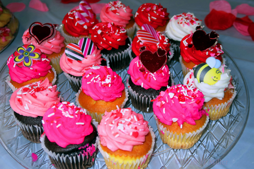 Pink Birthday Cupcakes For The Birthday Girl! Pink Birthday Cupcakes For The Birthday Girl!
