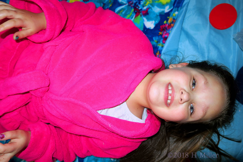 Posing In Pink! Party Guest Preps For Kids Facial! Posing In Pink! Party Guest Preps For Kids Facial!