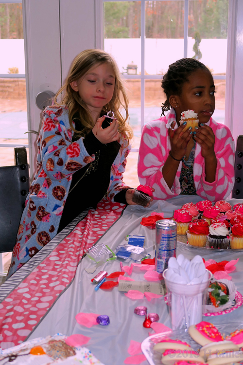 Put A Ring On It! Party Guests Enjoying Birthday Cupcakes! Put A Ring On It! Party Guests Enjoying Birthday Cupcakes!