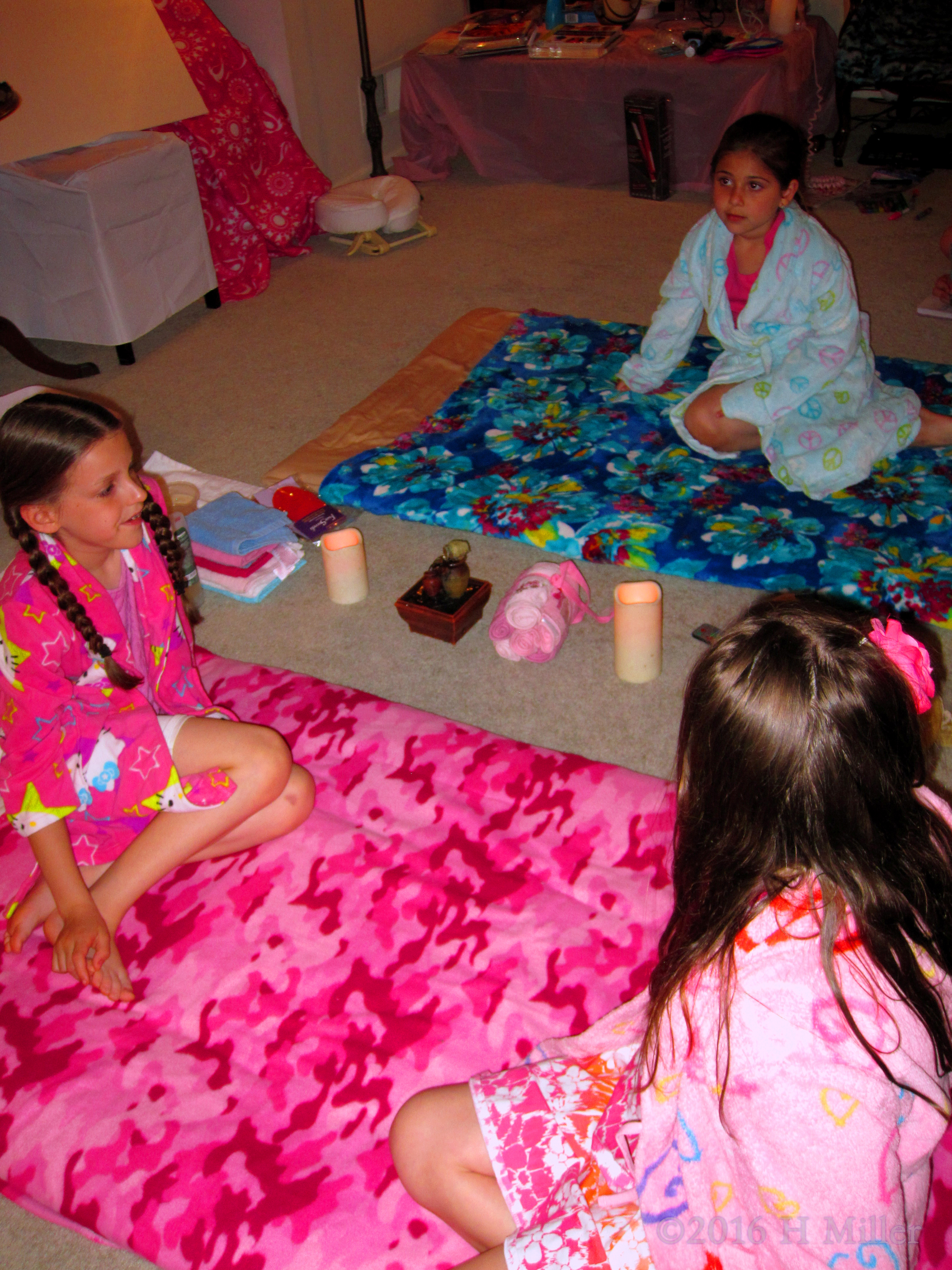 Chatting In The Kids Facials And Massage Area. Chatting In The Kids Facials And Massage Area.