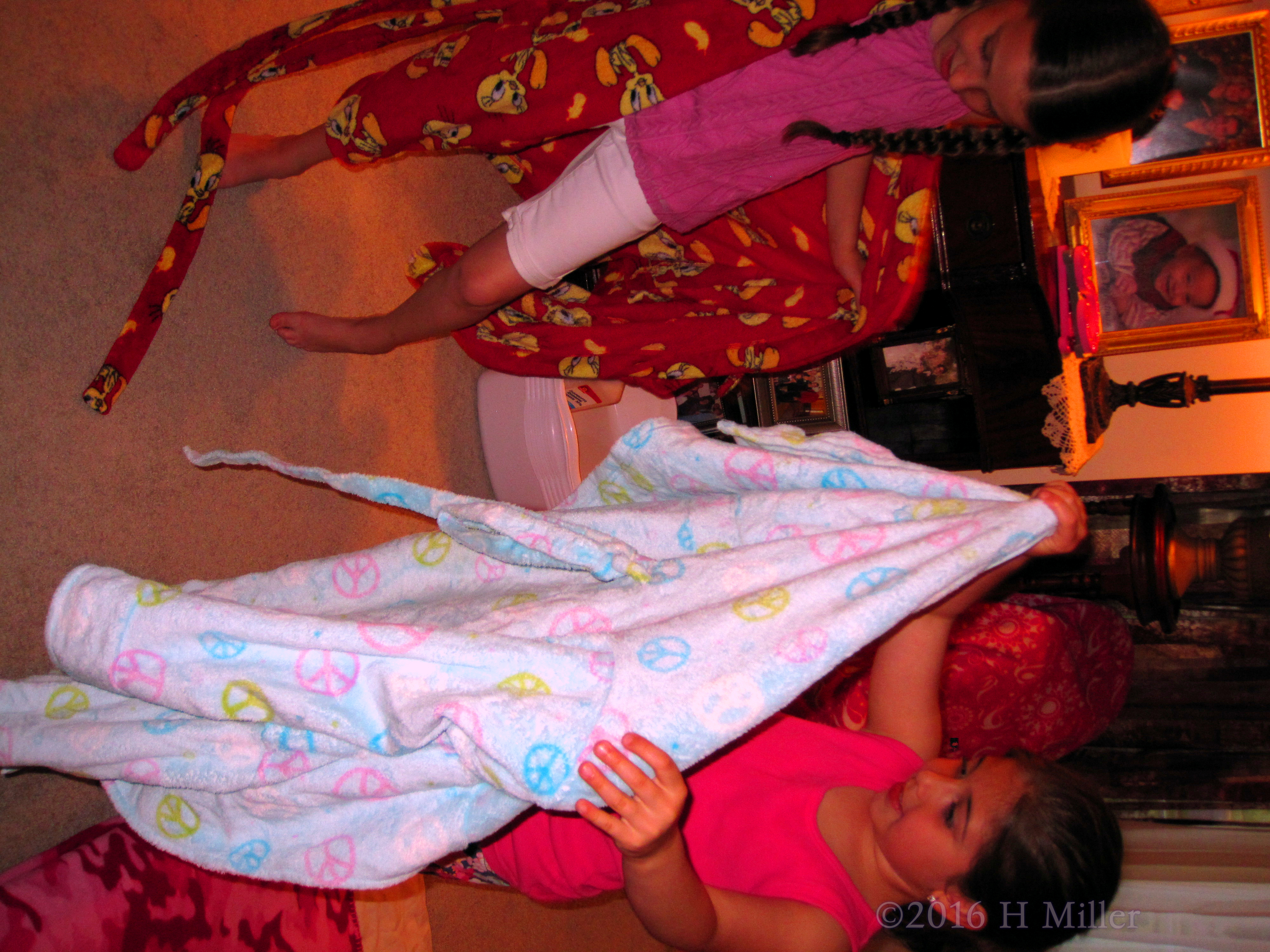 Choosing Their Favorite Spa Robes! Choosing Their Favorite Spa Robes!