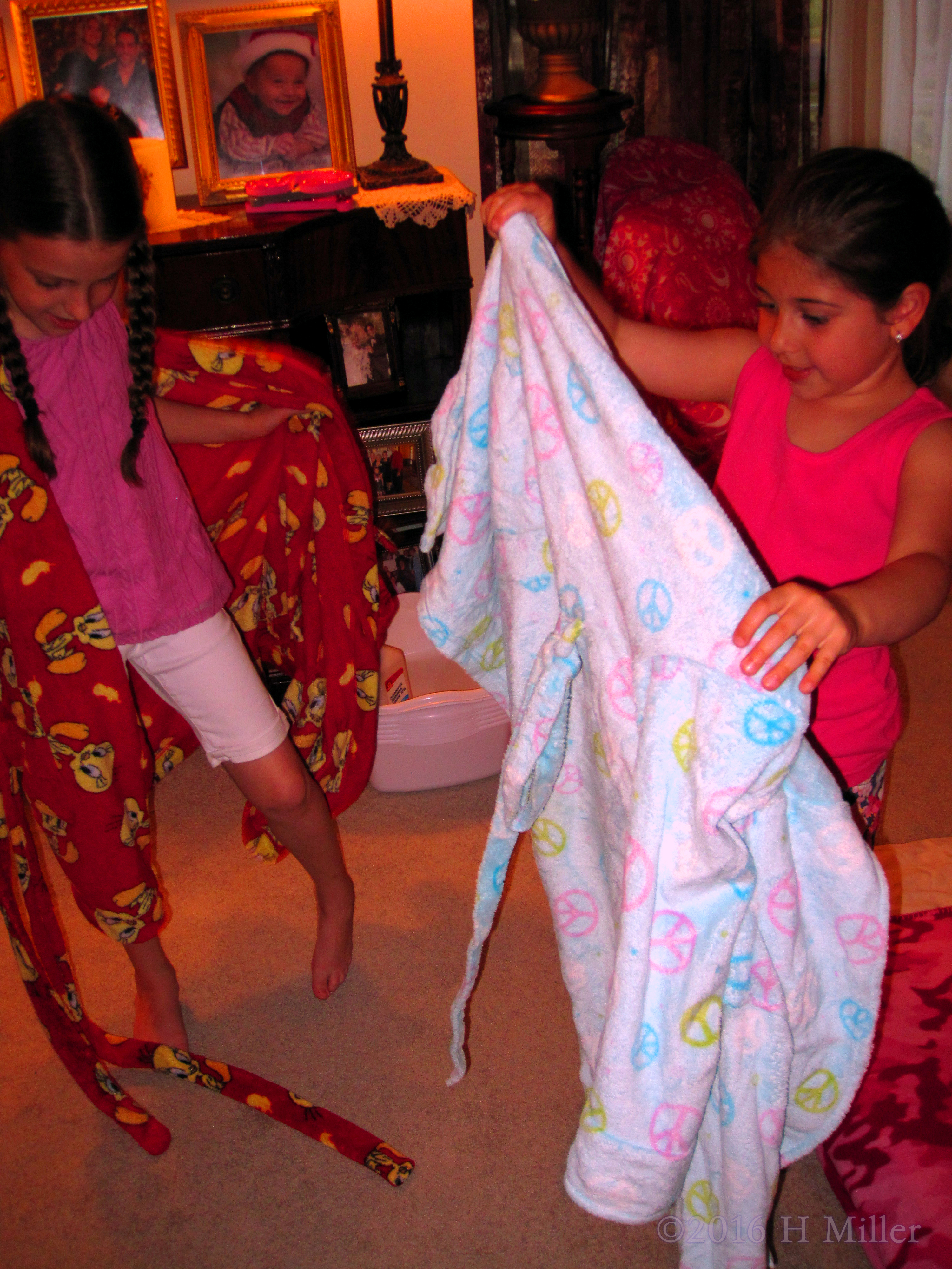 She Likes This Spa Robe! She Likes This Spa Robe!