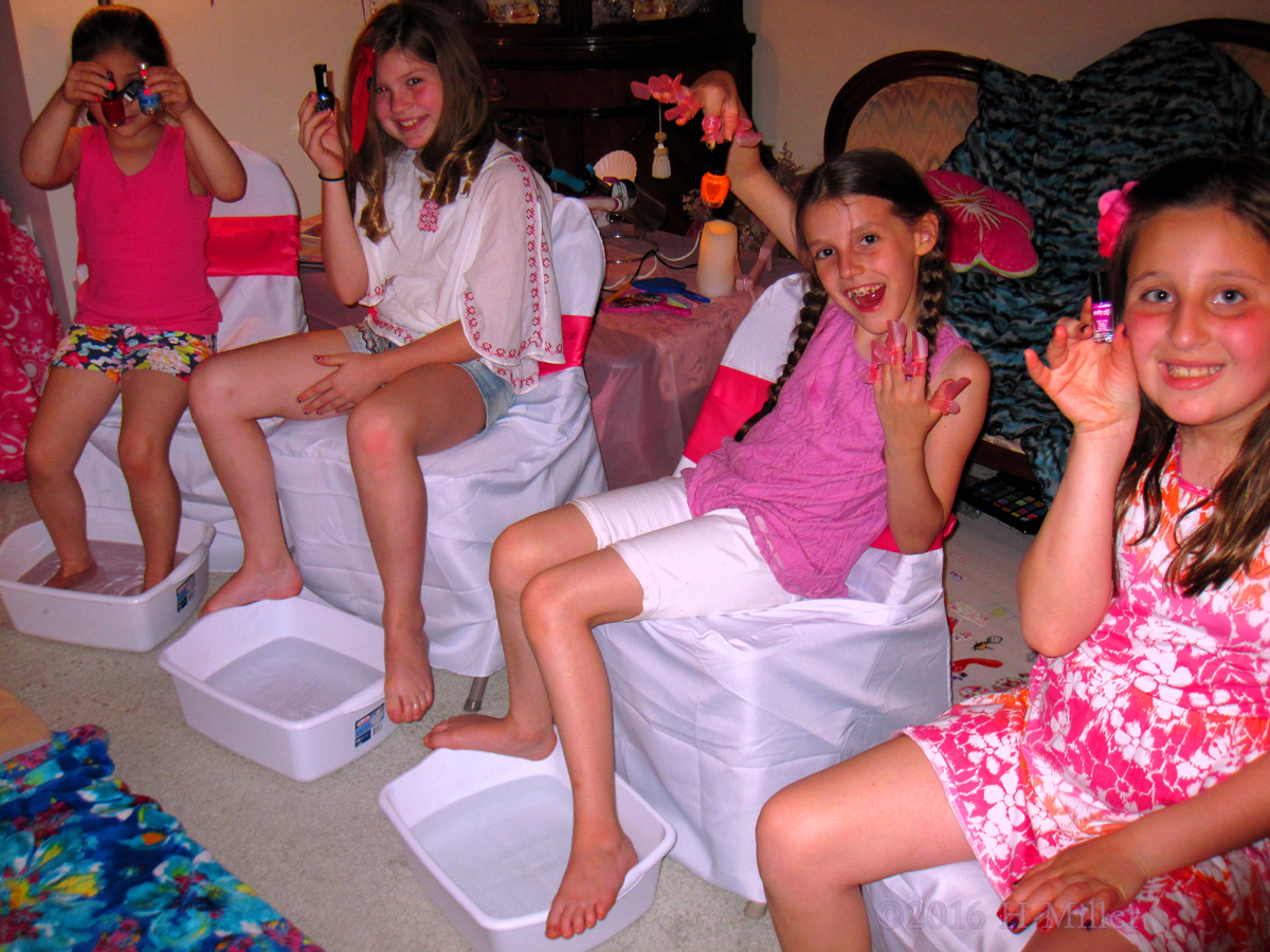 Laughing And Smiling During Kids Pedi Footbaths! 