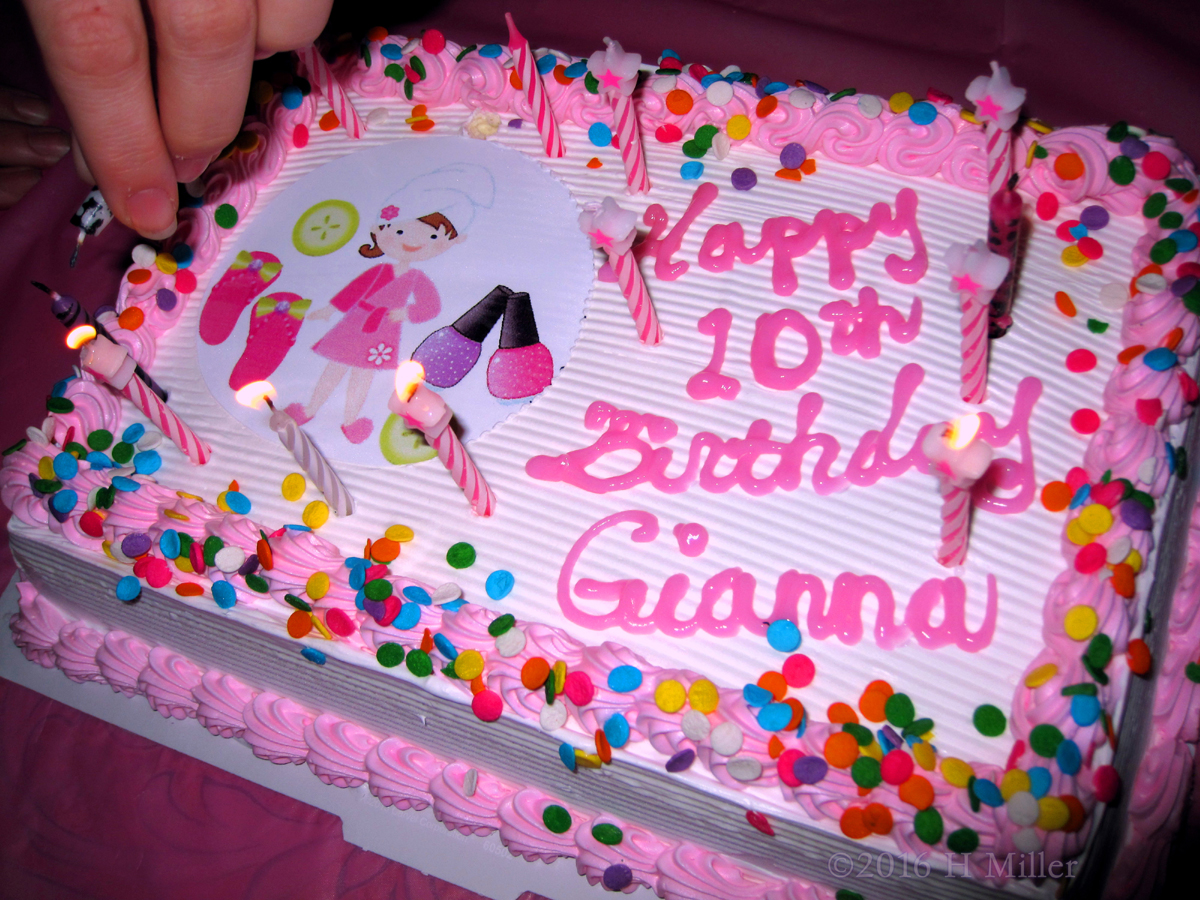 What An Awesome Cake For Gianna's Kids Spa Party. 