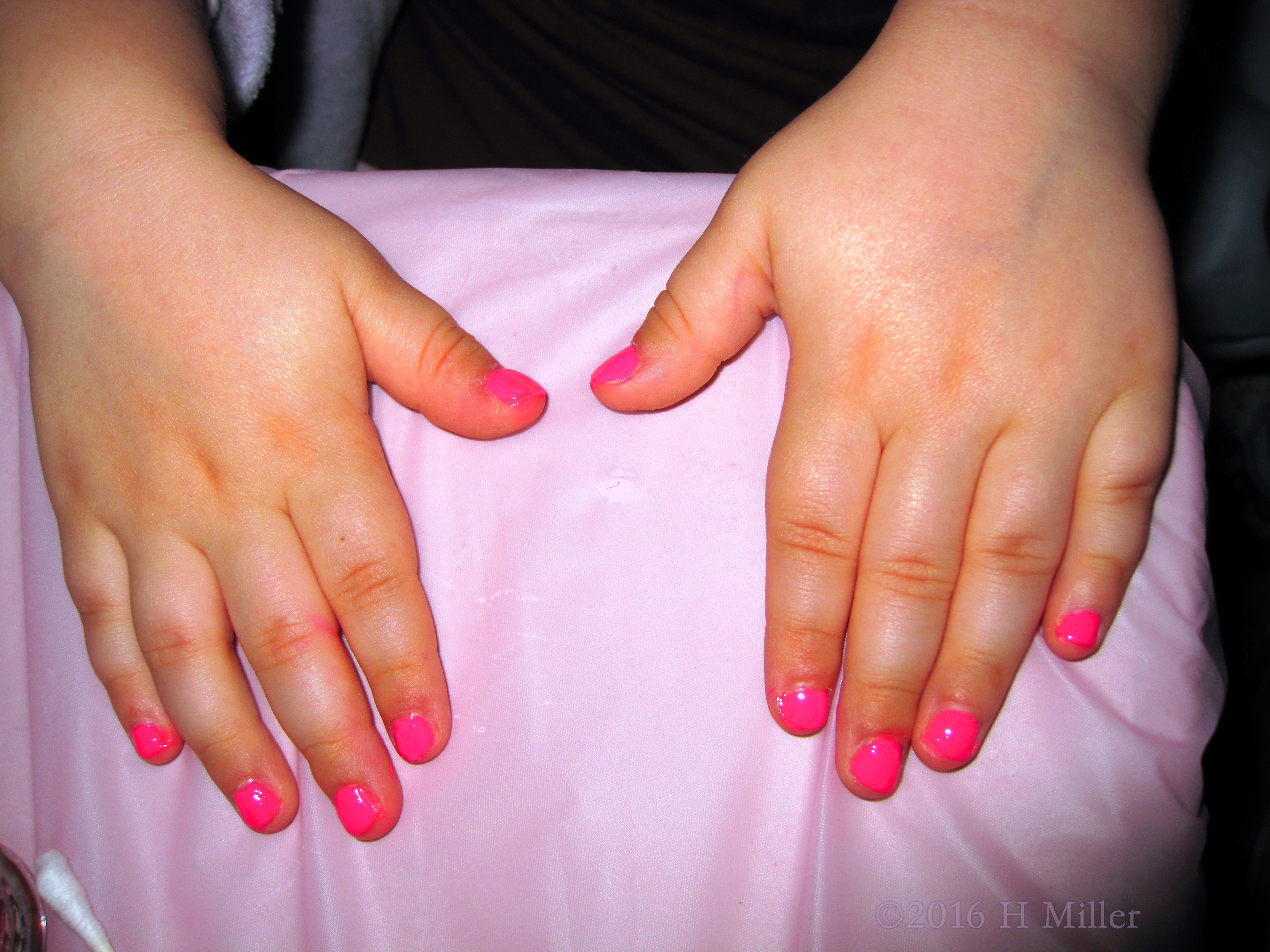 Awesome Hot Pink Girls Mini Manicure! Awesome Hot Pink Girls Mini Manicure!