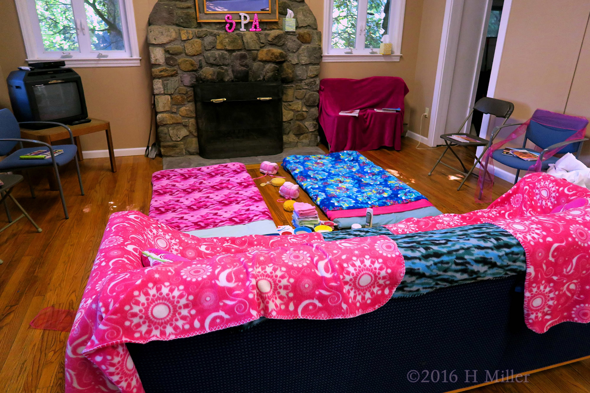 Pretty Blankets Make The Room A Spa!