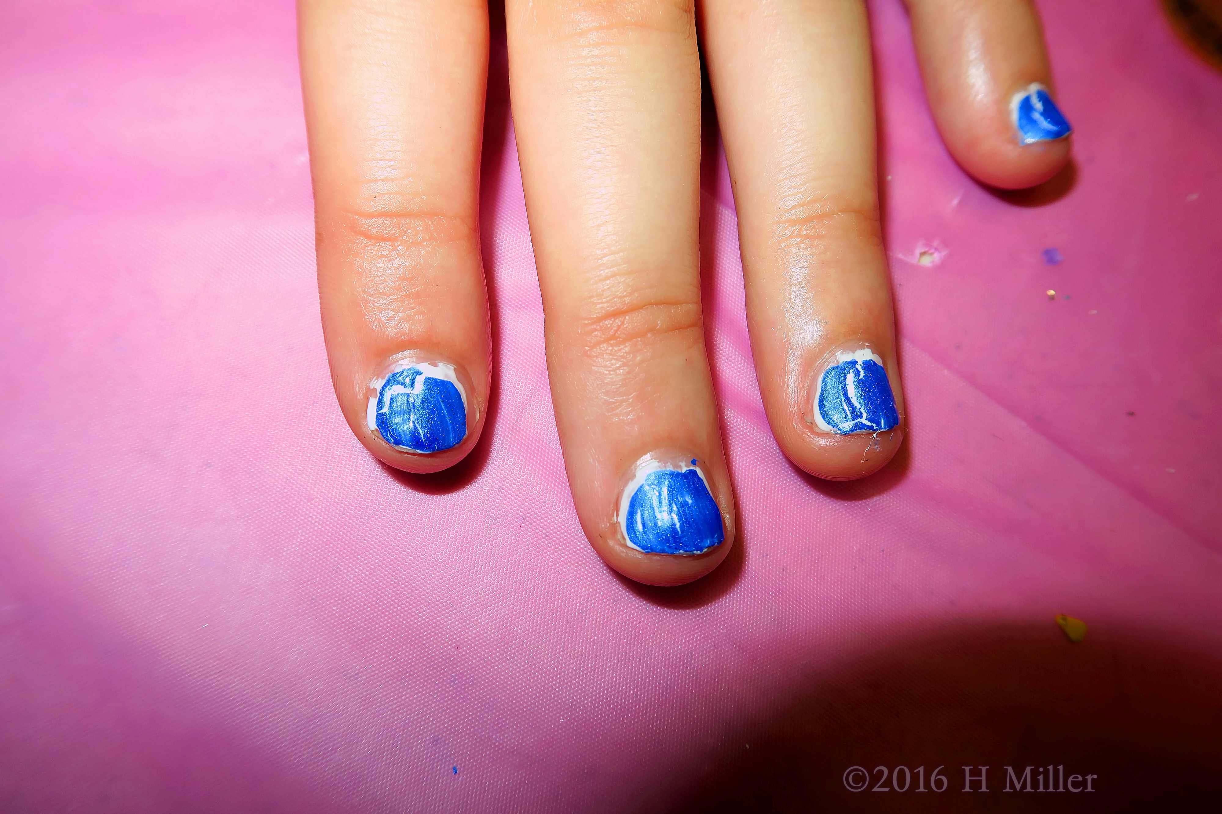 Cool Blue And White Mini Mani Cool Blue And White Mini Mani