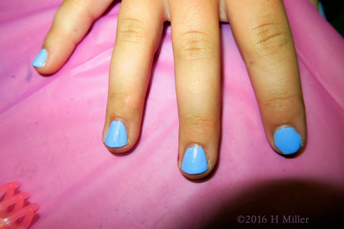 Adorable Baby Blue Manicure