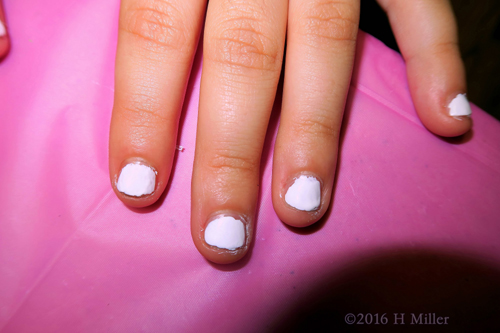 Neat White Mini Mani