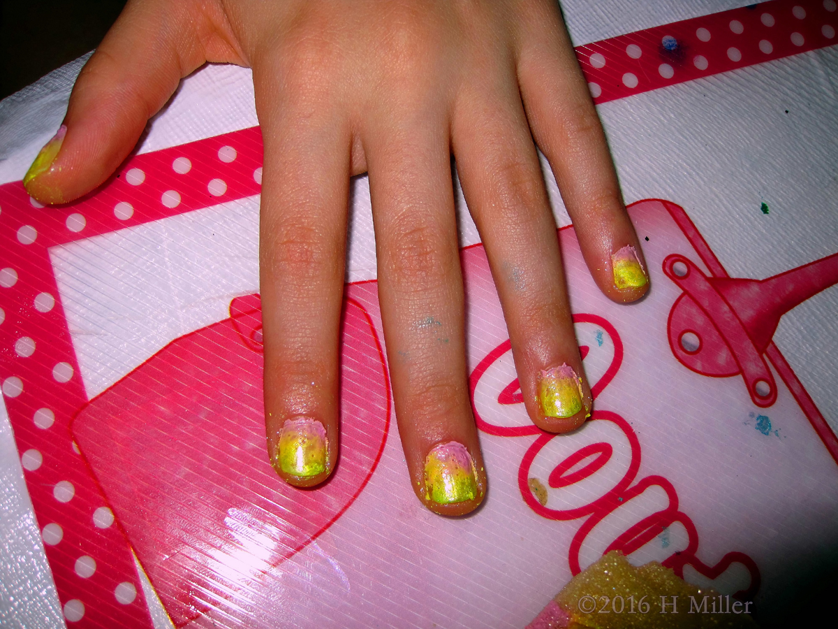 Awesome Ombre Pink And Yellow Mini Mani 