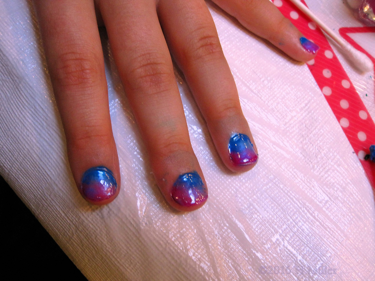 Sweet Blue And Pink Ombre Nail Art 