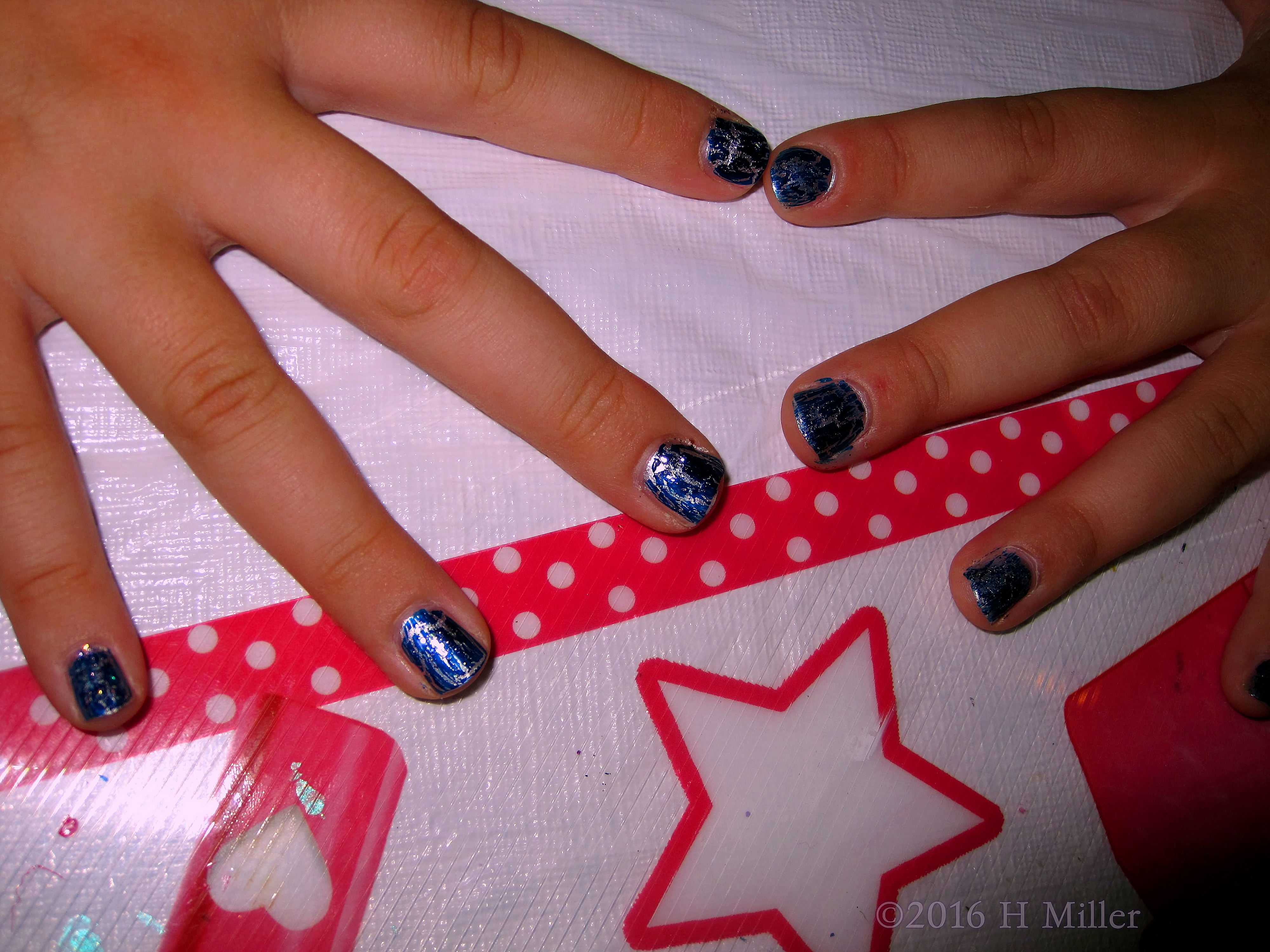 Awesome Blue Crackle And Silver Glitter Mini Mani Awesome Blue Crackle And Silver Glitter Mini Mani