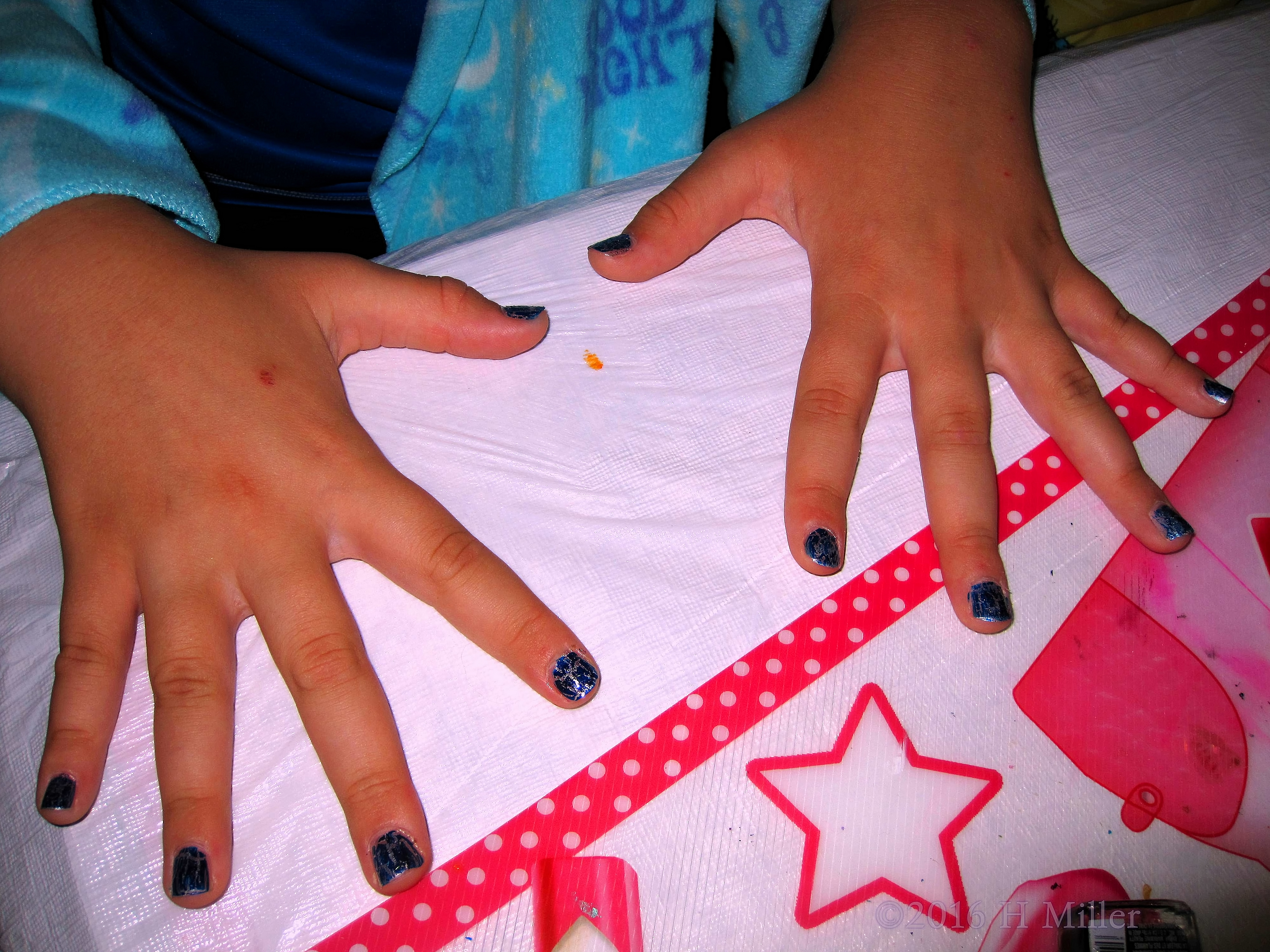 Awesome Blue Crackle Home Girls Spa Mini Mani Awesome Blue Crackle Home Girls Spa Mini Mani