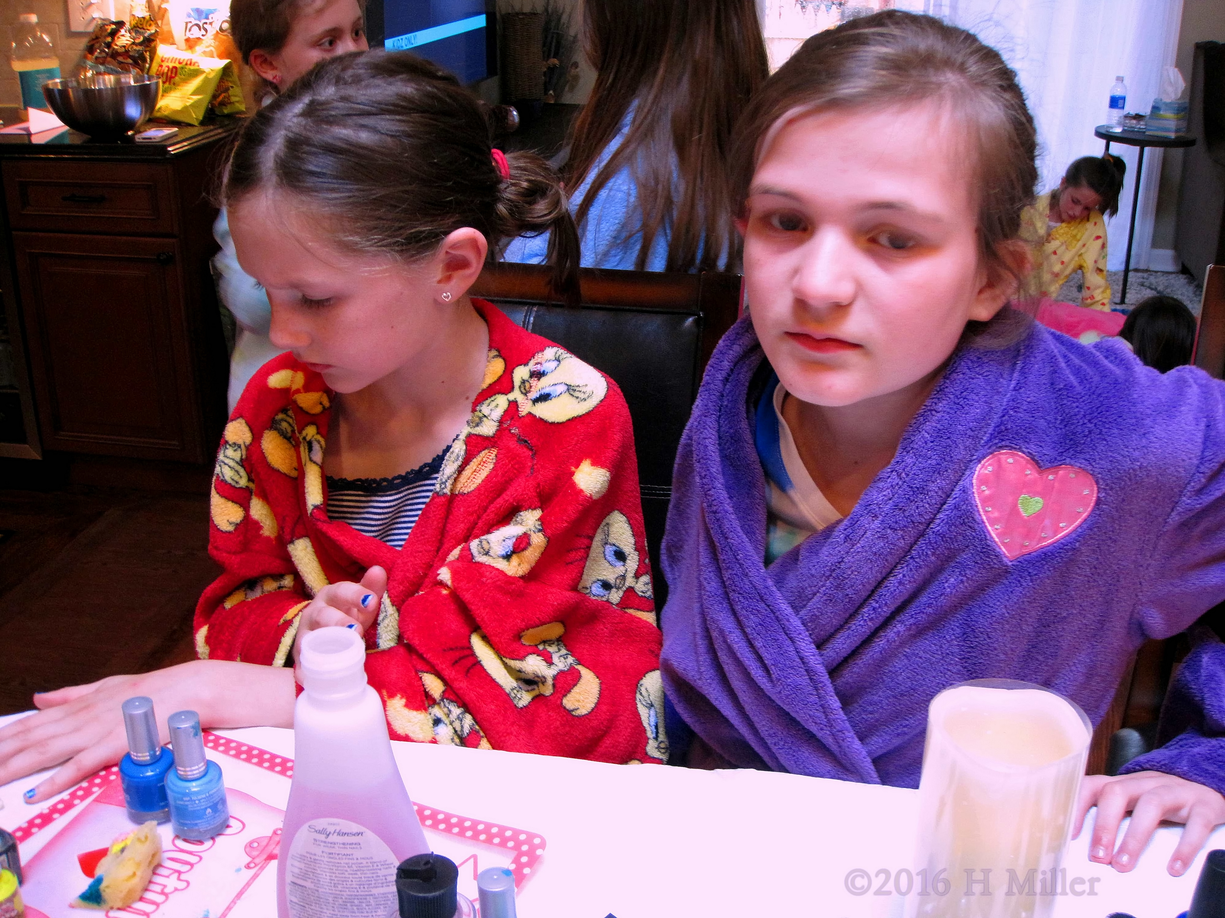 Hanging Out During Manicures Hanging Out During Manicures