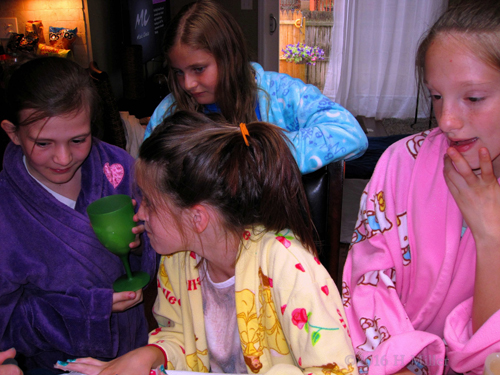 Chatting Around The Mani Table Chatting Around The Mani Table