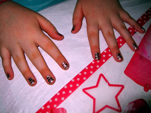 Cool Striped Kids Mani Cool Striped Kids Mani