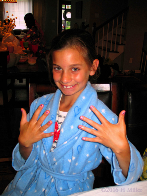 Home Kids Spa Cute Striped Mani Home Kids Spa Cute Striped Mani