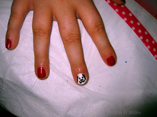 She Has A Puppy On Her Nail! She Has A Puppy On Her Nail!