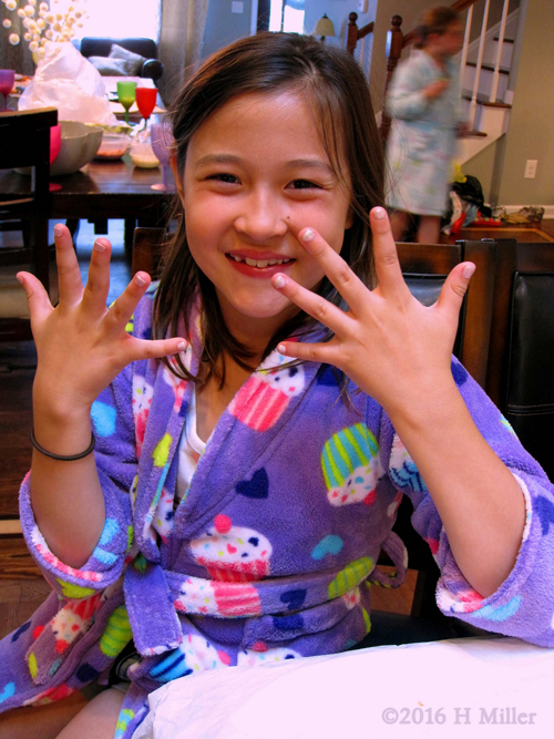 She Loves Her Home Kids Spa Manicure She Loves Her Home Kids Spa Manicure
