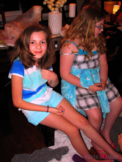 Hanging Out With Friends During The Spa Party Hanging Out With Friends During The Spa Party