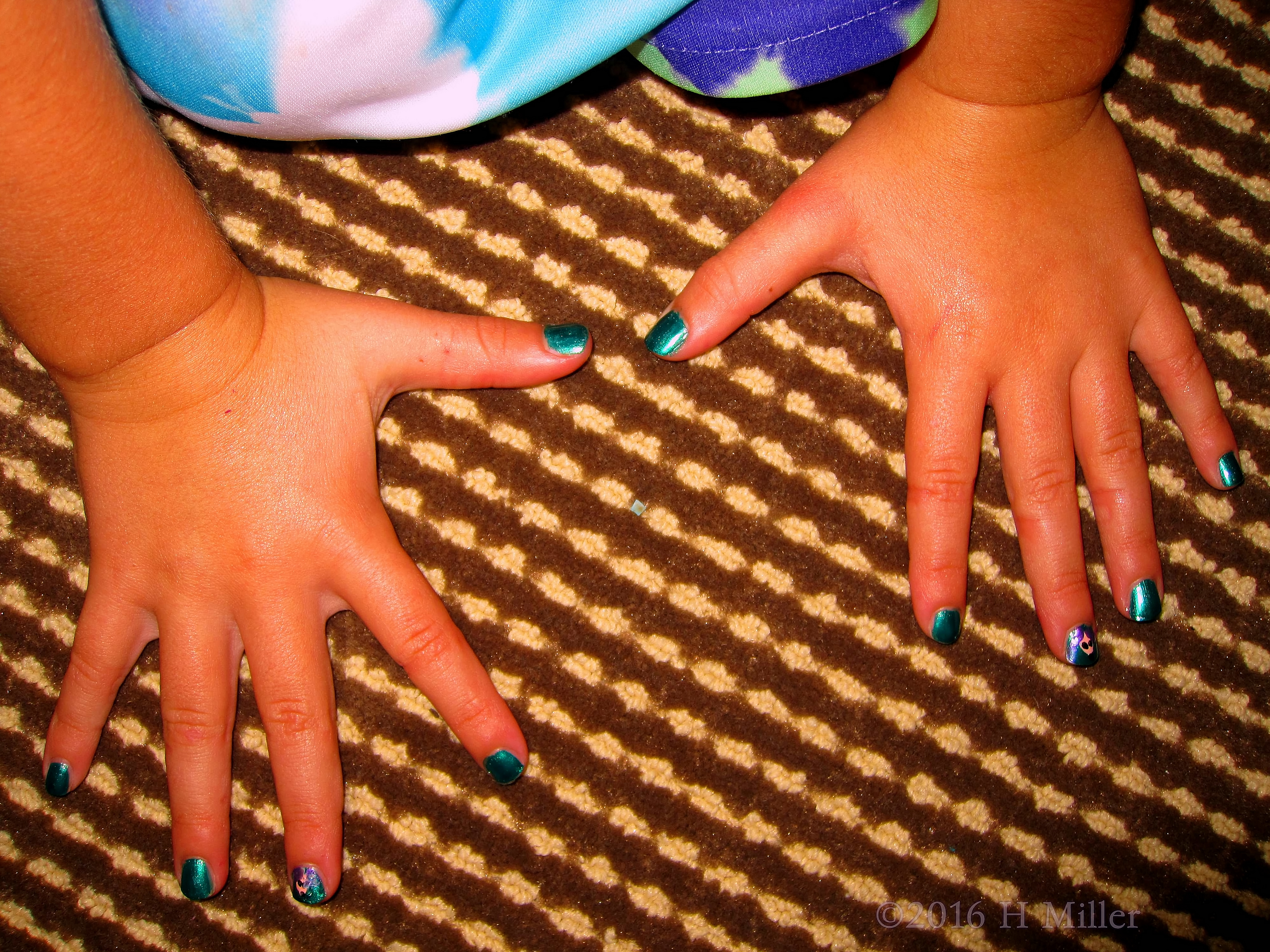 Awesome Doggie Nail Art Kids Manicure Awesome Doggie Nail Art Kids Manicure