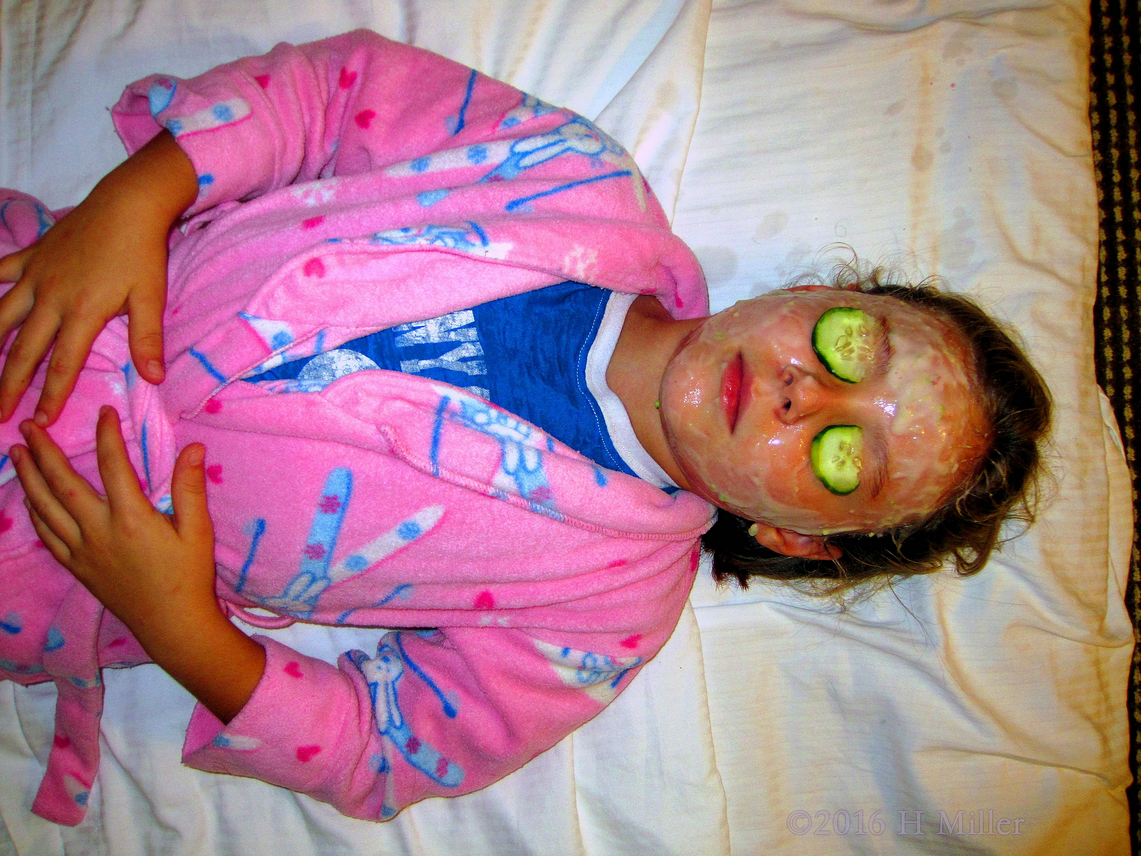 Relaxed In A Homemade Vanilla Yogurt Face Masque. Relaxed In A Homemade Vanilla Yogurt Face Masque.