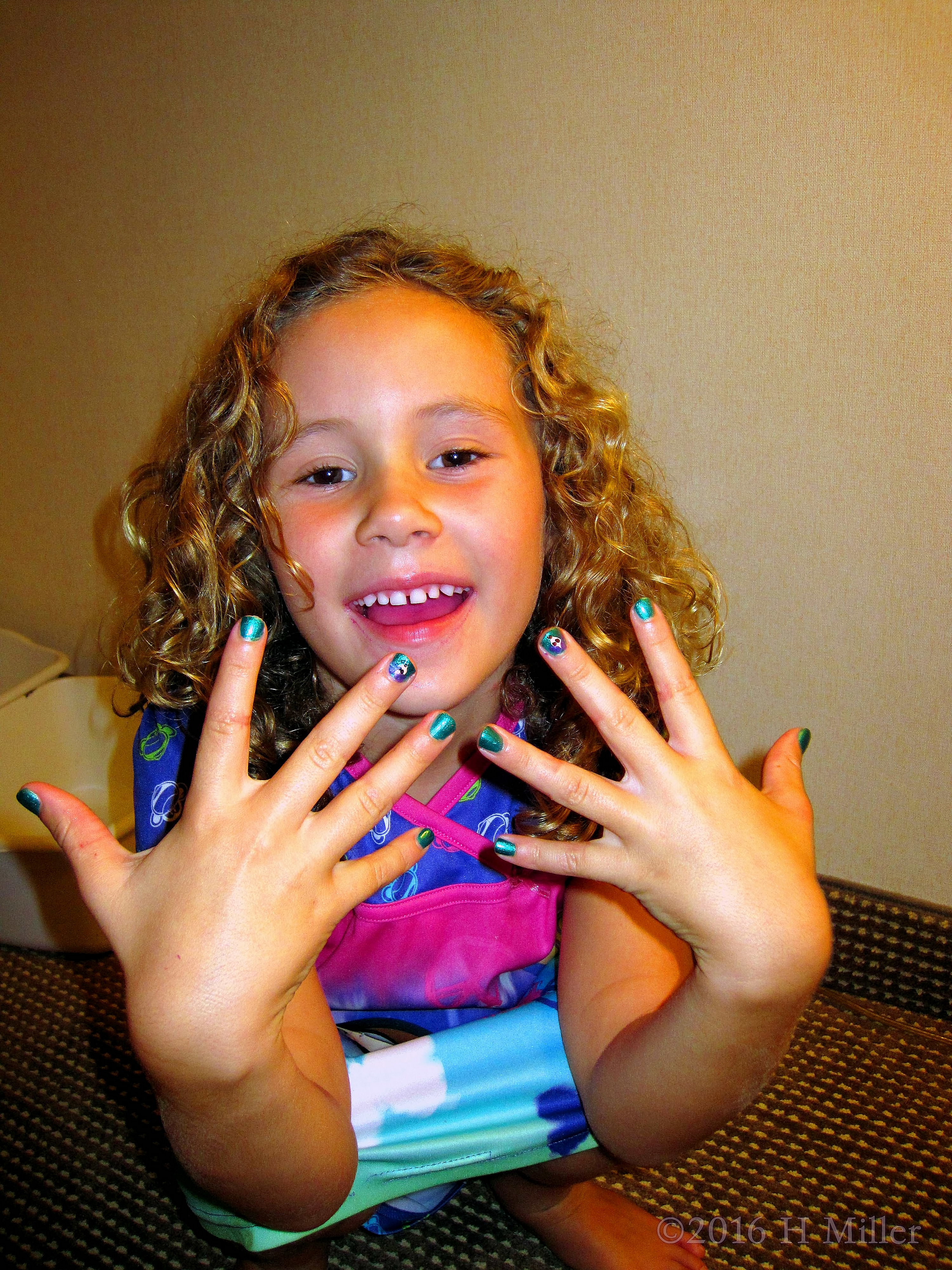 She's Loving Her Cute New Mini Mani! She's Loving Her Cute New Mini Mani!