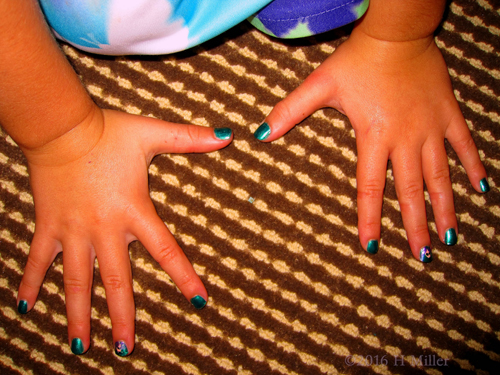 Awesome Doggie Nail Art Kids Manicure Awesome Doggie Nail Art Kids Manicure