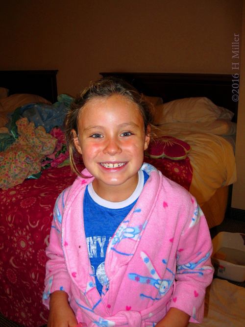 Having Tons Of Fun At The Kids Spa Party! Having Tons Of Fun At The Kids Spa Party!