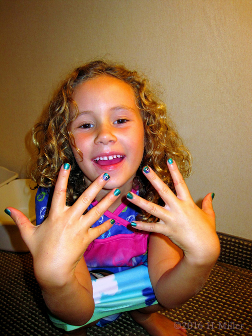 She's Loving Her Cute New Mini Mani! She's Loving Her Cute New Mini Mani!