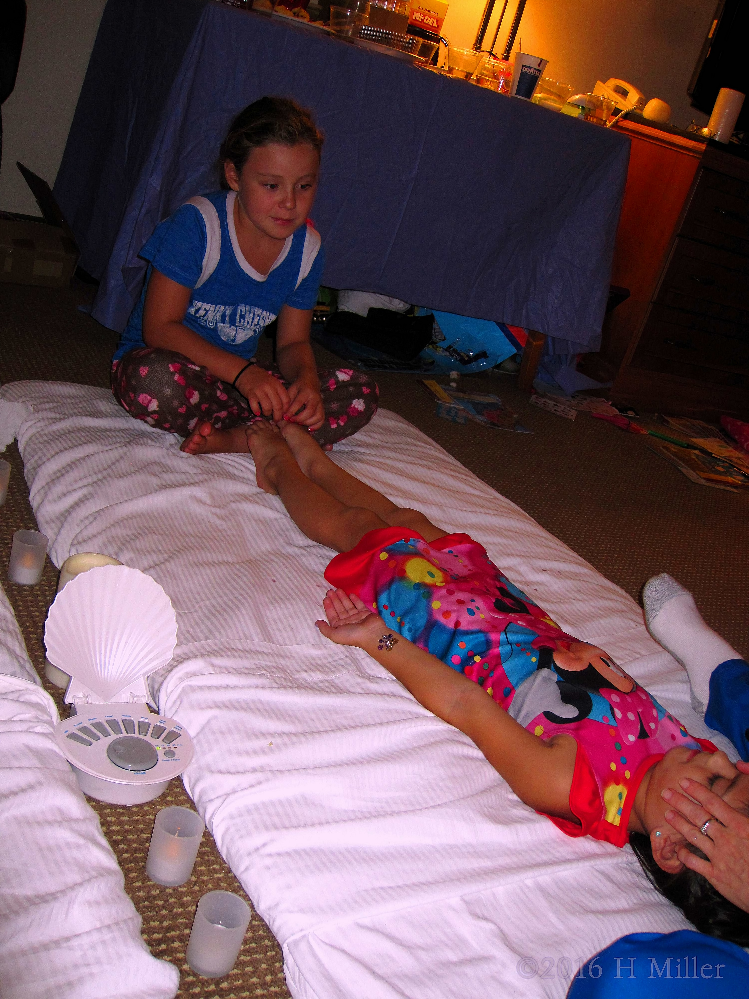 Hanging Out During Kids Massages Hanging Out During Kids Massages