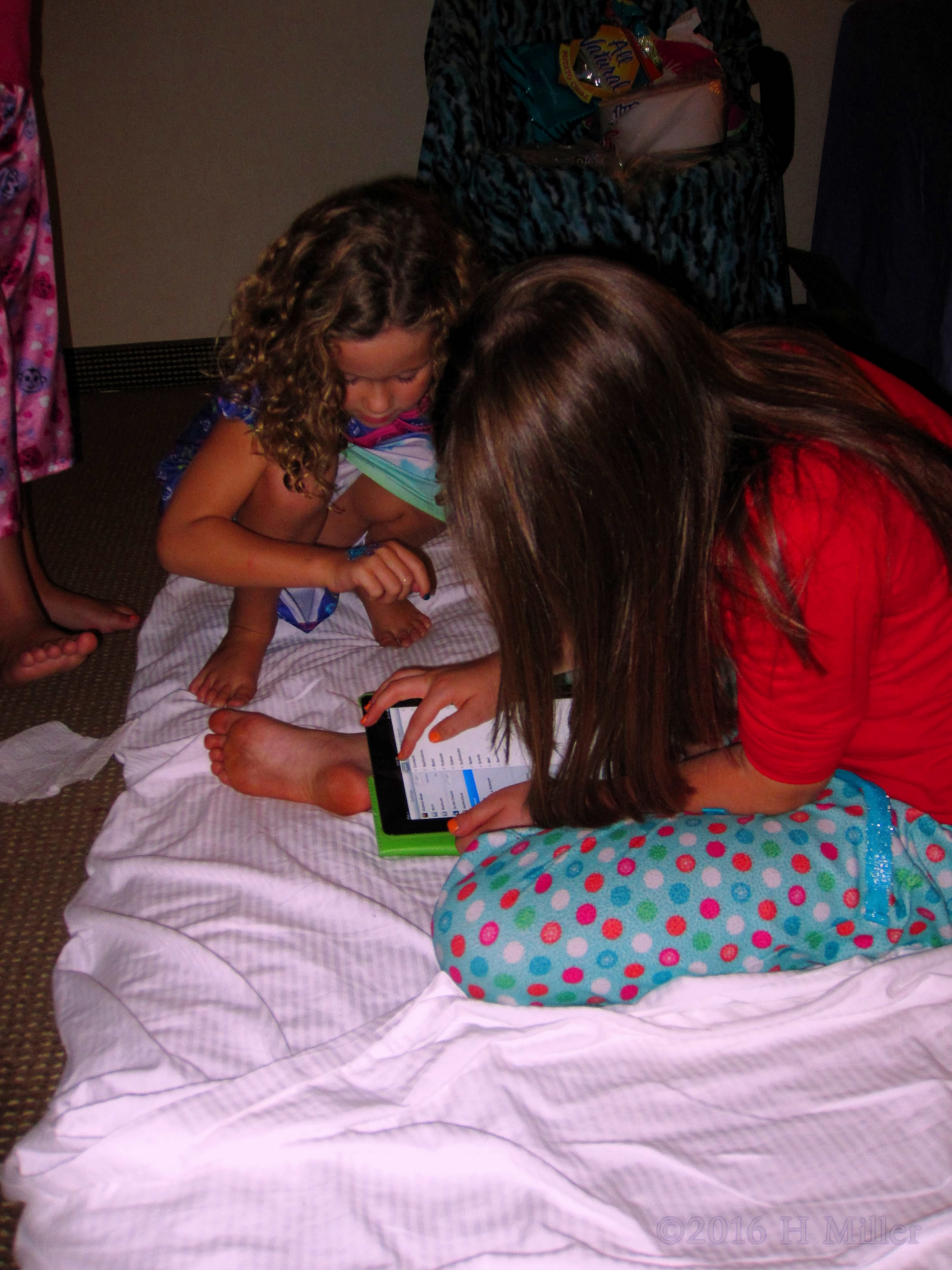 Hanging Out With Friends In The Facials And Massage Area Hanging Out With Friends In The Facials And Massage Area