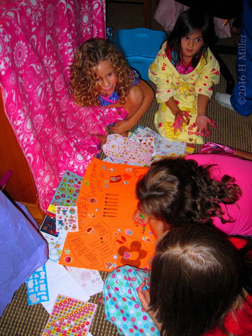 They're Working On The Spa Birthday Card They're Working On The Spa Birthday Card