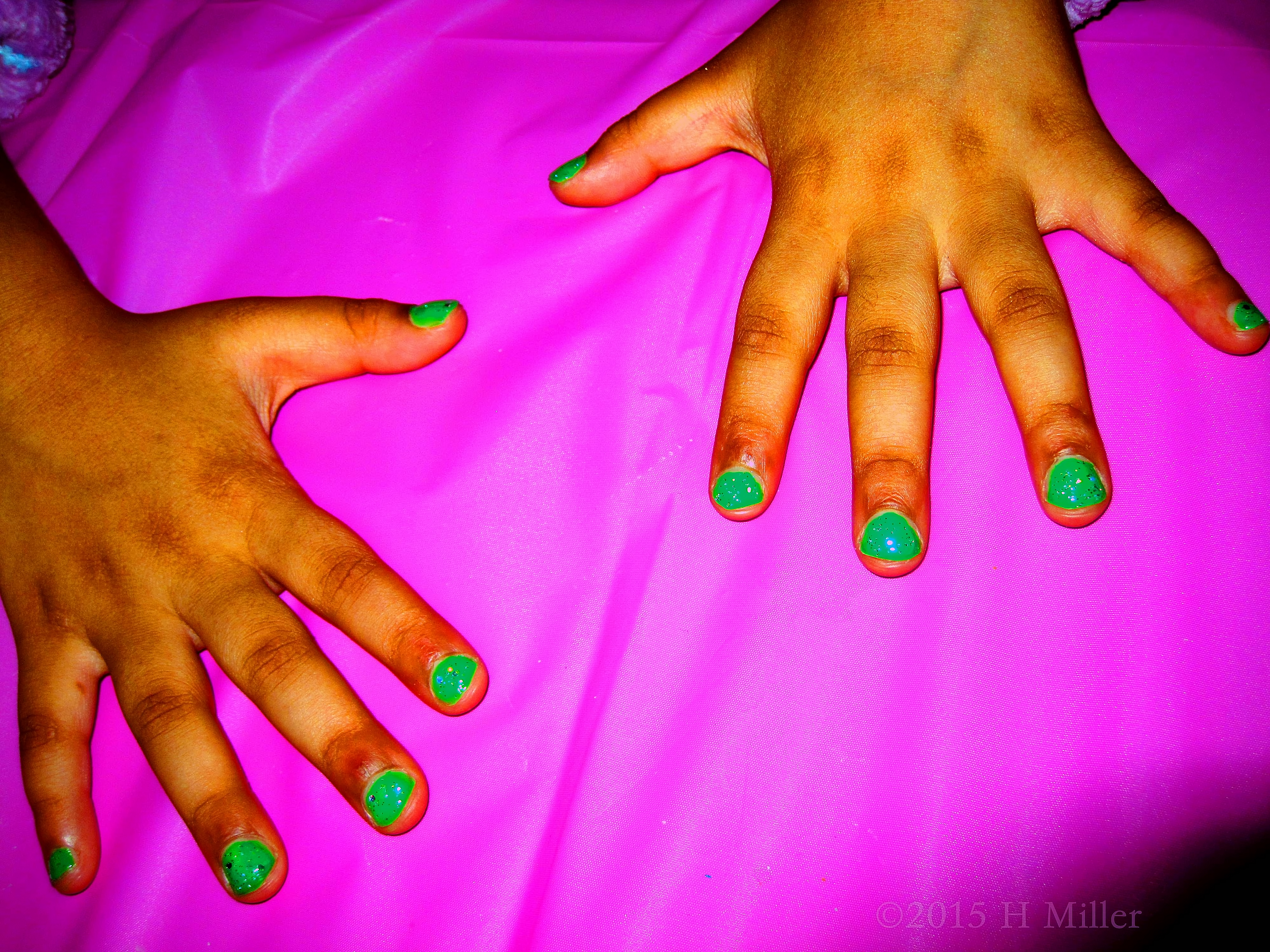 Summer Kids Nail Art! Green Polish With Sparkles! Summer Kids Nail Art! Green Polish With Sparkles!