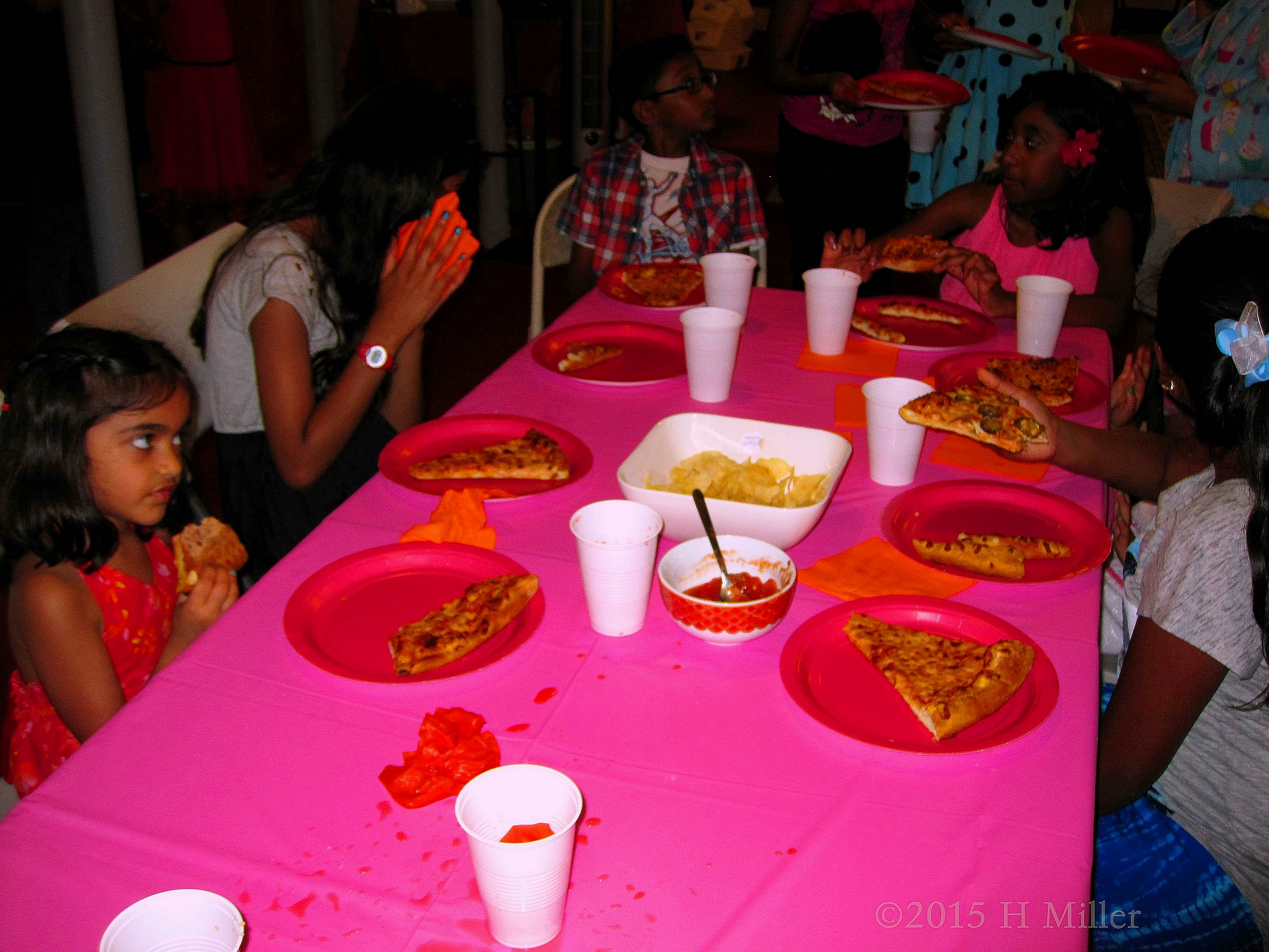 Everyone Enjoys Their Pizza And Snacks Everyone Enjoys Their Pizza And Snacks