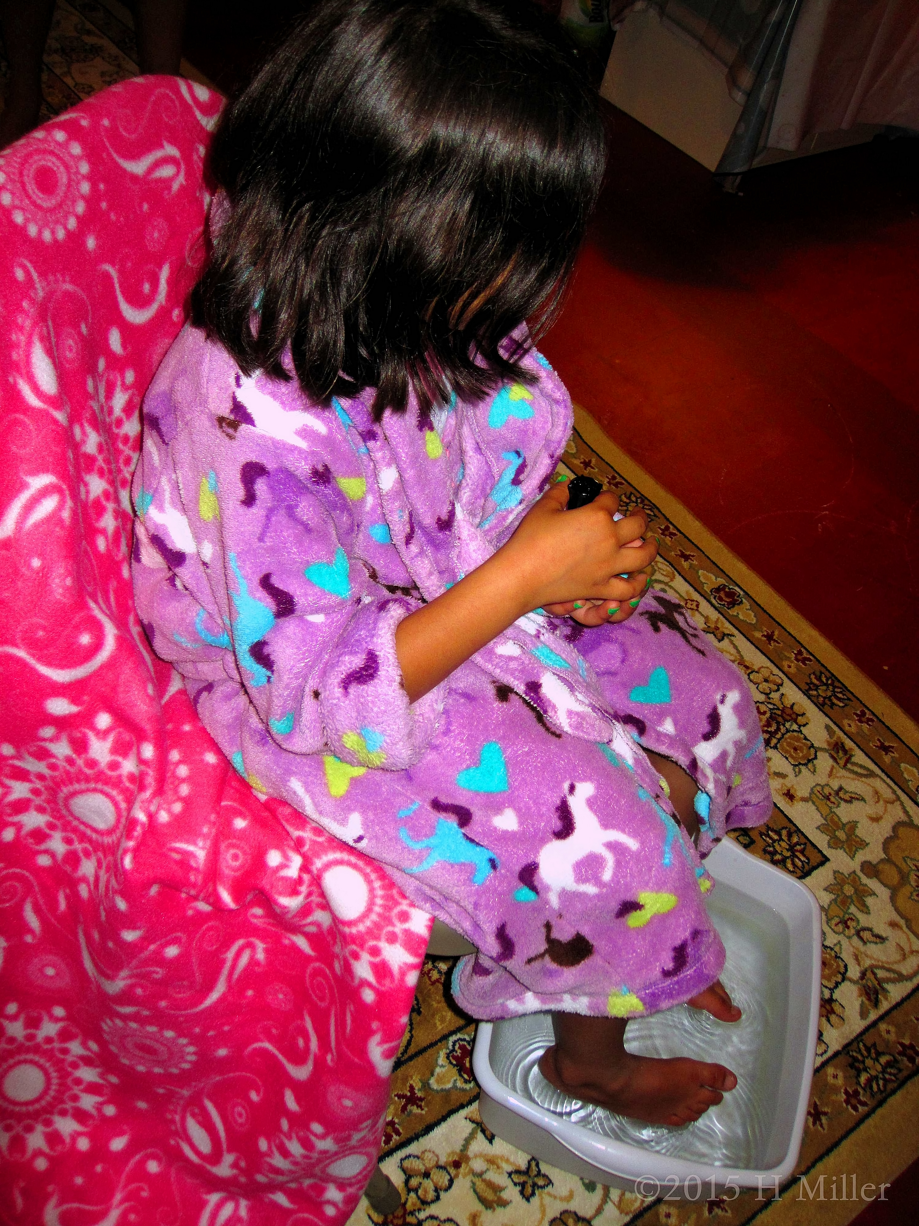 Holding Her Colors For Her Mini Pedi Holding Her Colors For Her Mini Pedi
