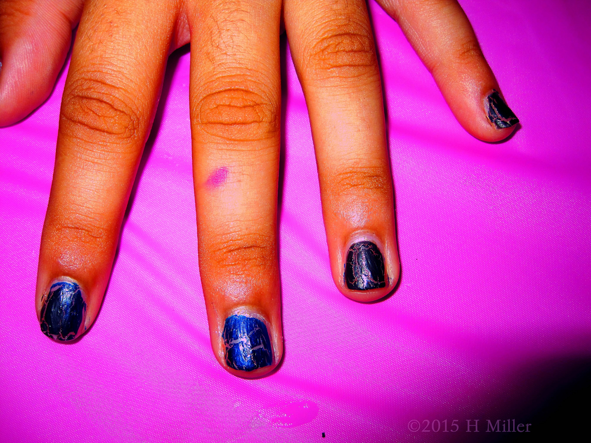 Black And Navy Shatter For Her Nail Spa Activity 