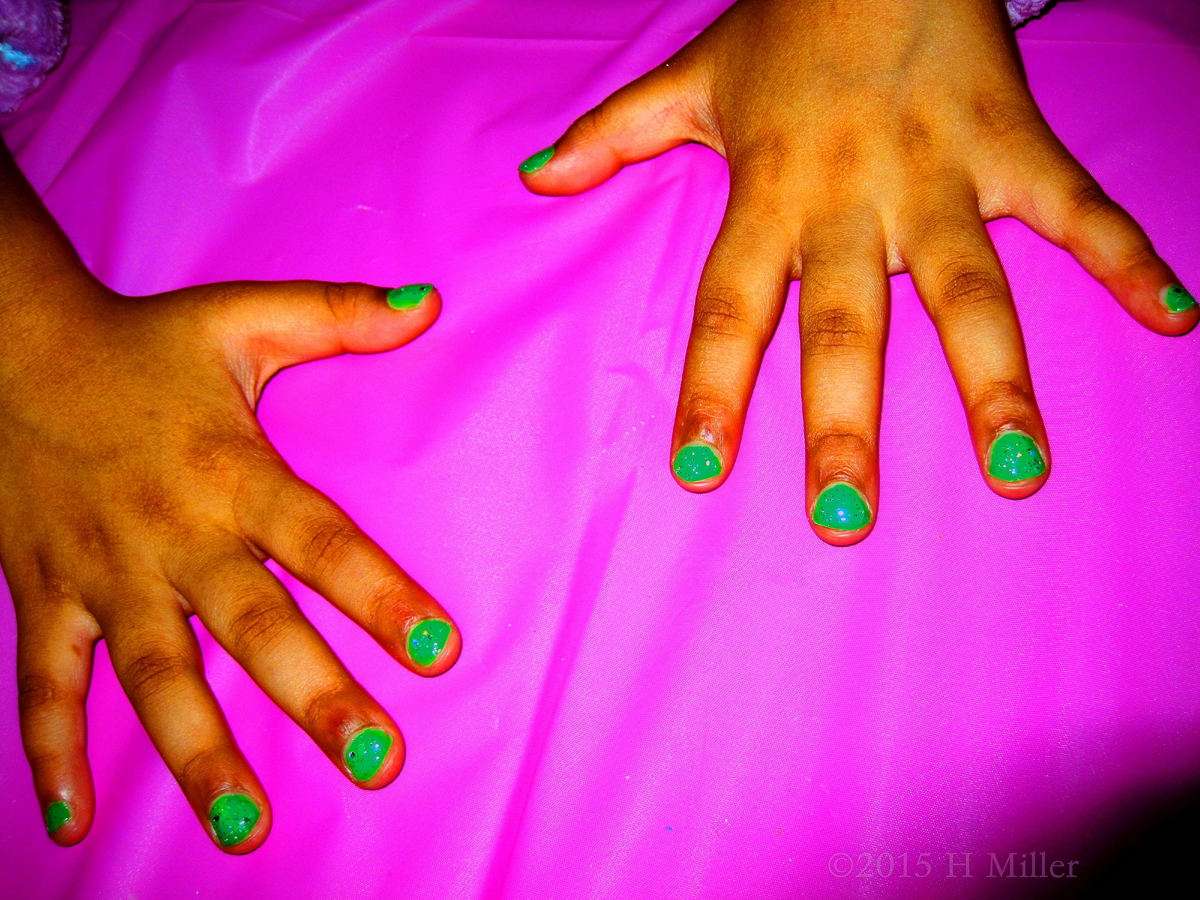 Summer Kids Nail Art! Green Polish With Sparkles! 