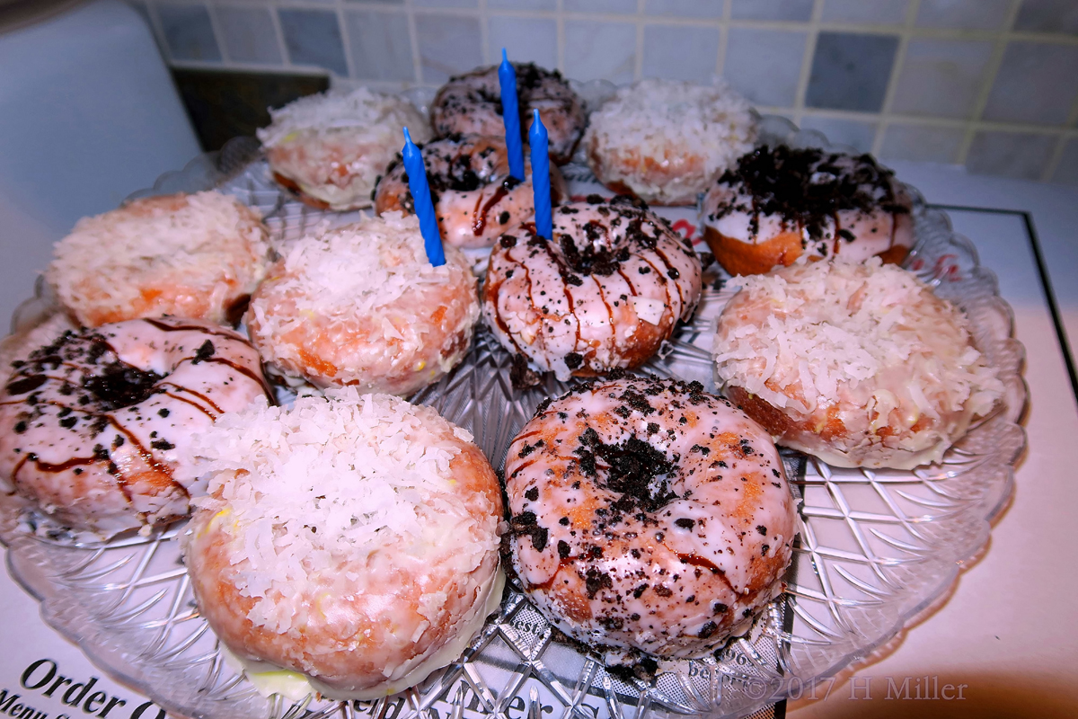 Yummy Donuts At The Kids Spa Birthday Party 