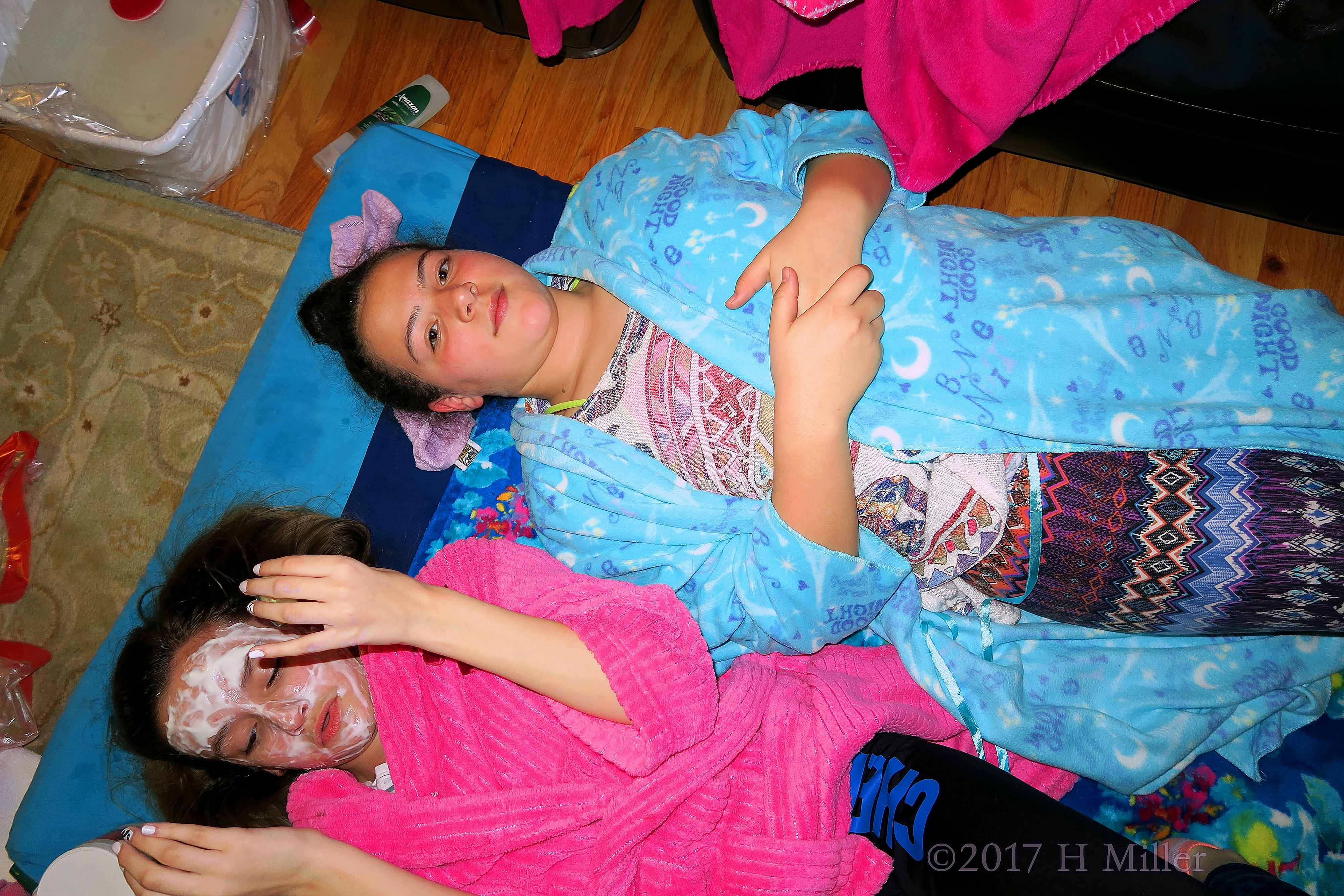 Girls Are Enjoying Kids Spa Facial Time! Girls Are Enjoying Kids Spa Facial Time!