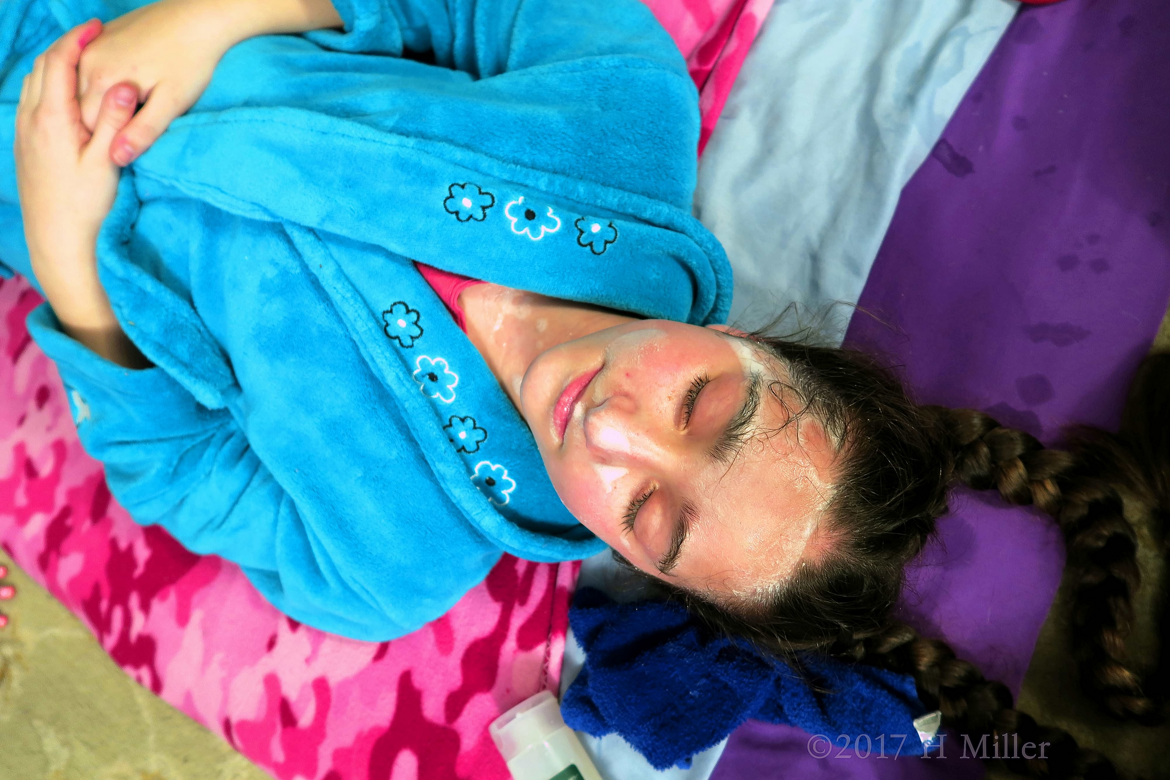 Having Relaxation Time During Facials For Girls Having Relaxation Time During Facials For Girls