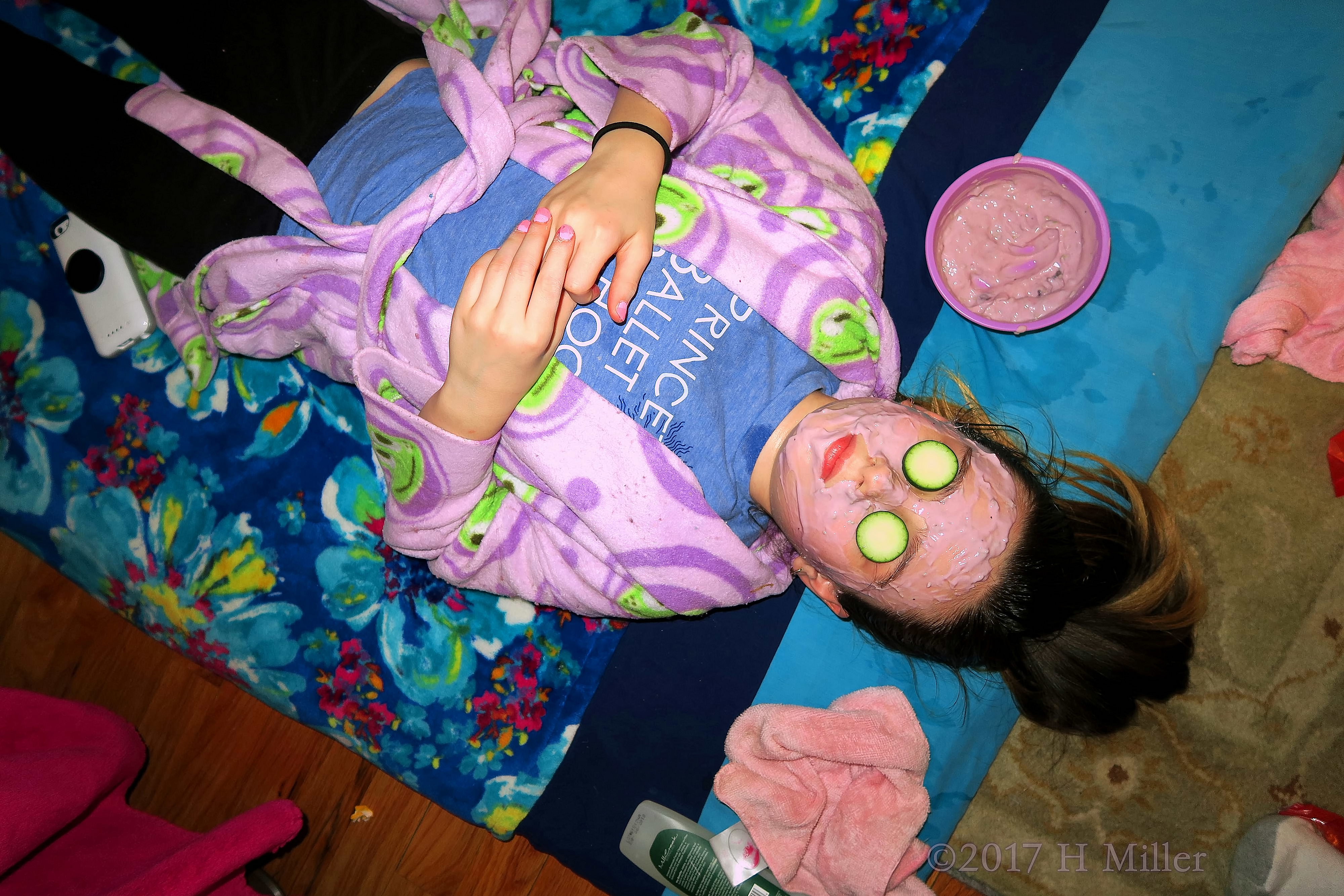 Spa Party With Facials For Girls In Progress! Spa Party With Facials For Girls In Progress!