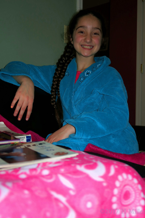 Super Happy With Her Manicure For Girls! Super Happy With Her Manicure For Girls!