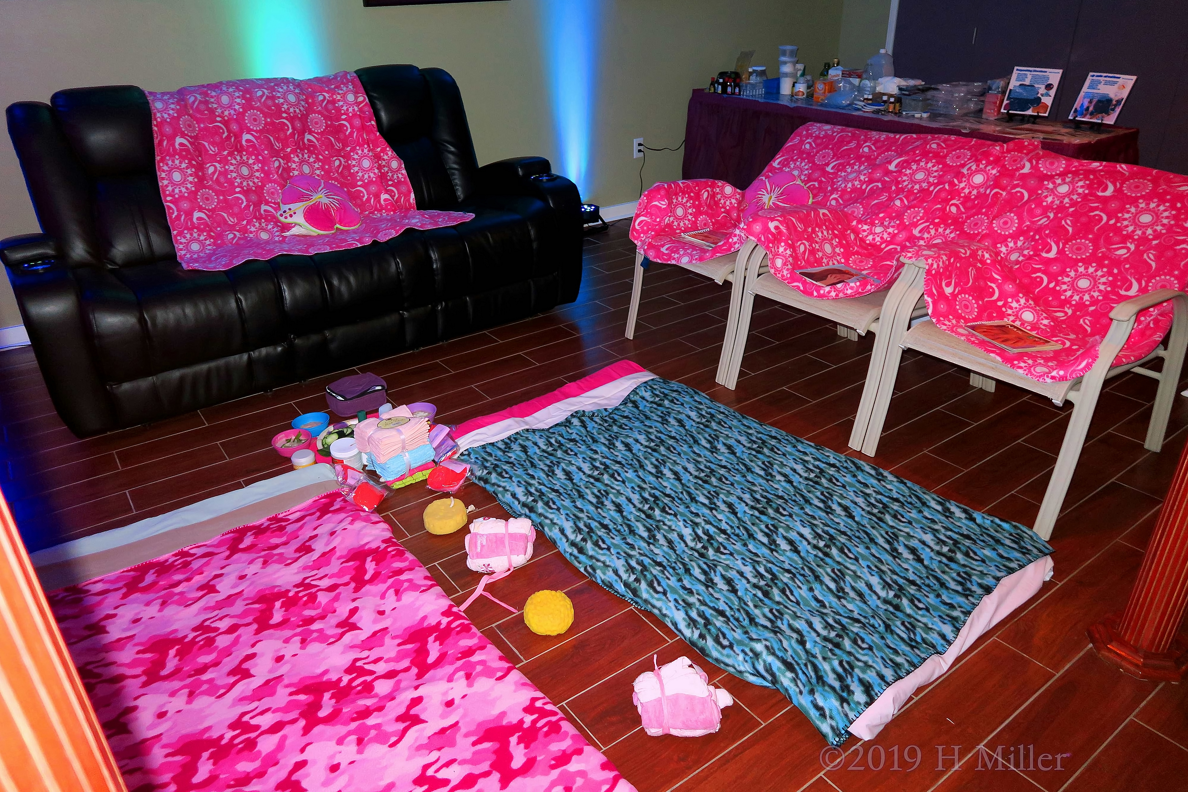 Facial For Girls Area Is Ready Facial For Girls Area Is Ready