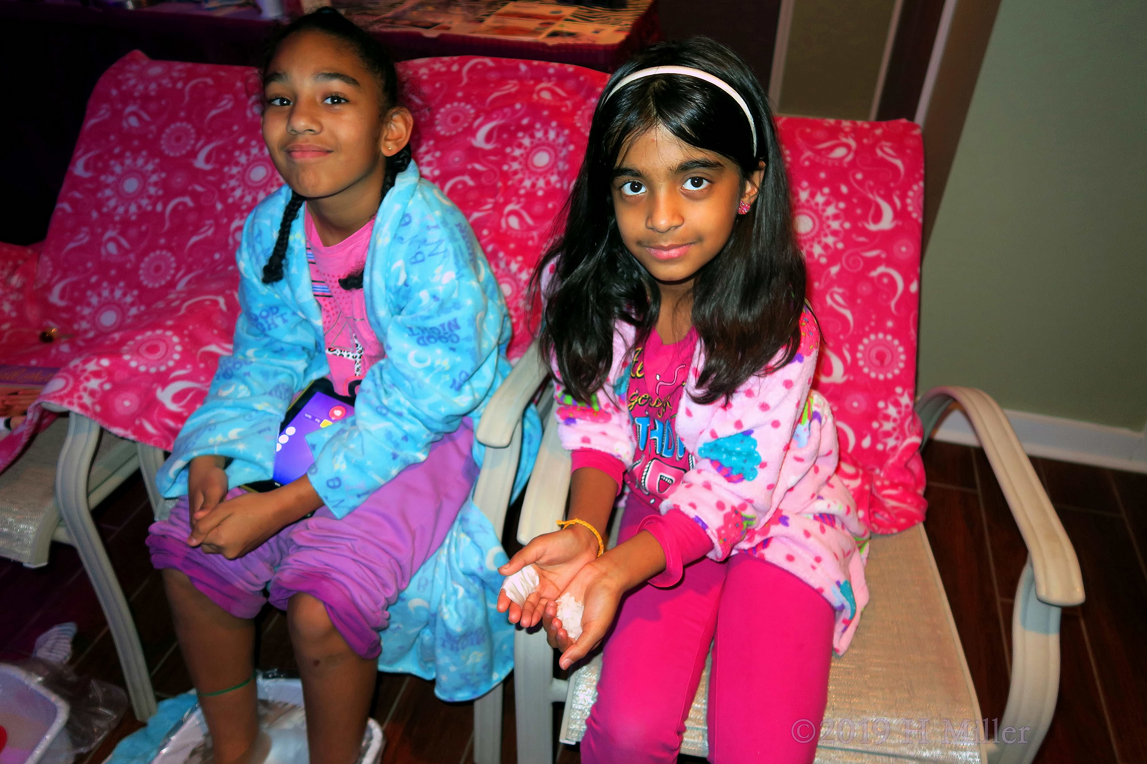 They Are About To Put Bath Salts In The Kids Pedicure Footbath! They Are About To Put Bath Salts In The Kids Pedicure Footbath!