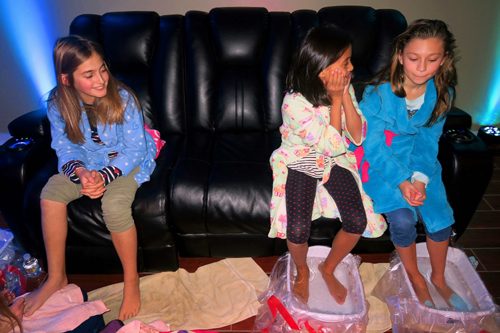 Guests Are Enjoying Their Mini Pedi Time Guests Are Enjoying Their Mini Pedi Time