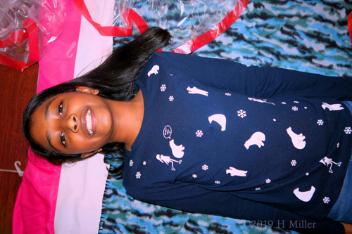 She Is Happily Waiting For Her Kids Facial She Is Happily Waiting For Her Kids Facial