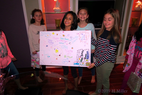 Girls Are Posing With The Spa Birthday Card Girls Are Posing With The Spa Birthday Card